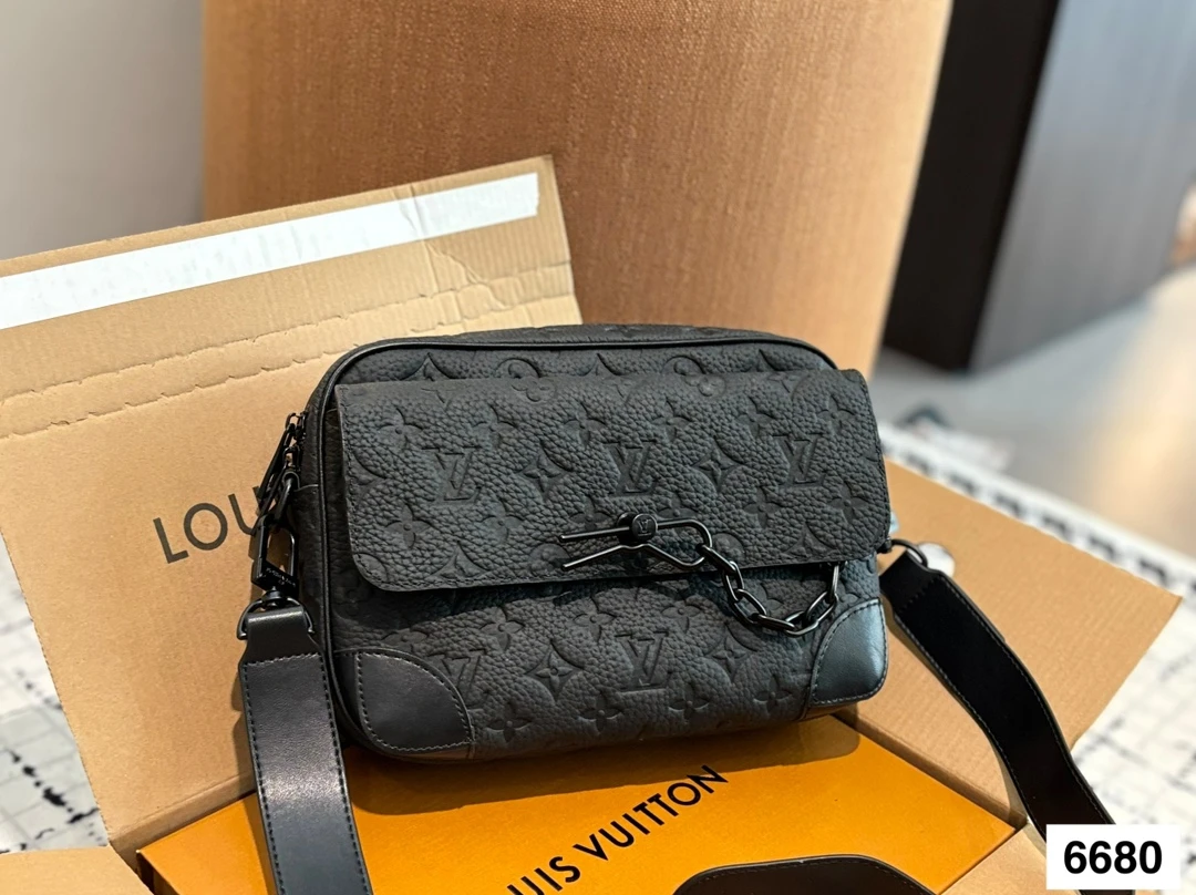 Louis Vuitton Bag — 1d19a44e