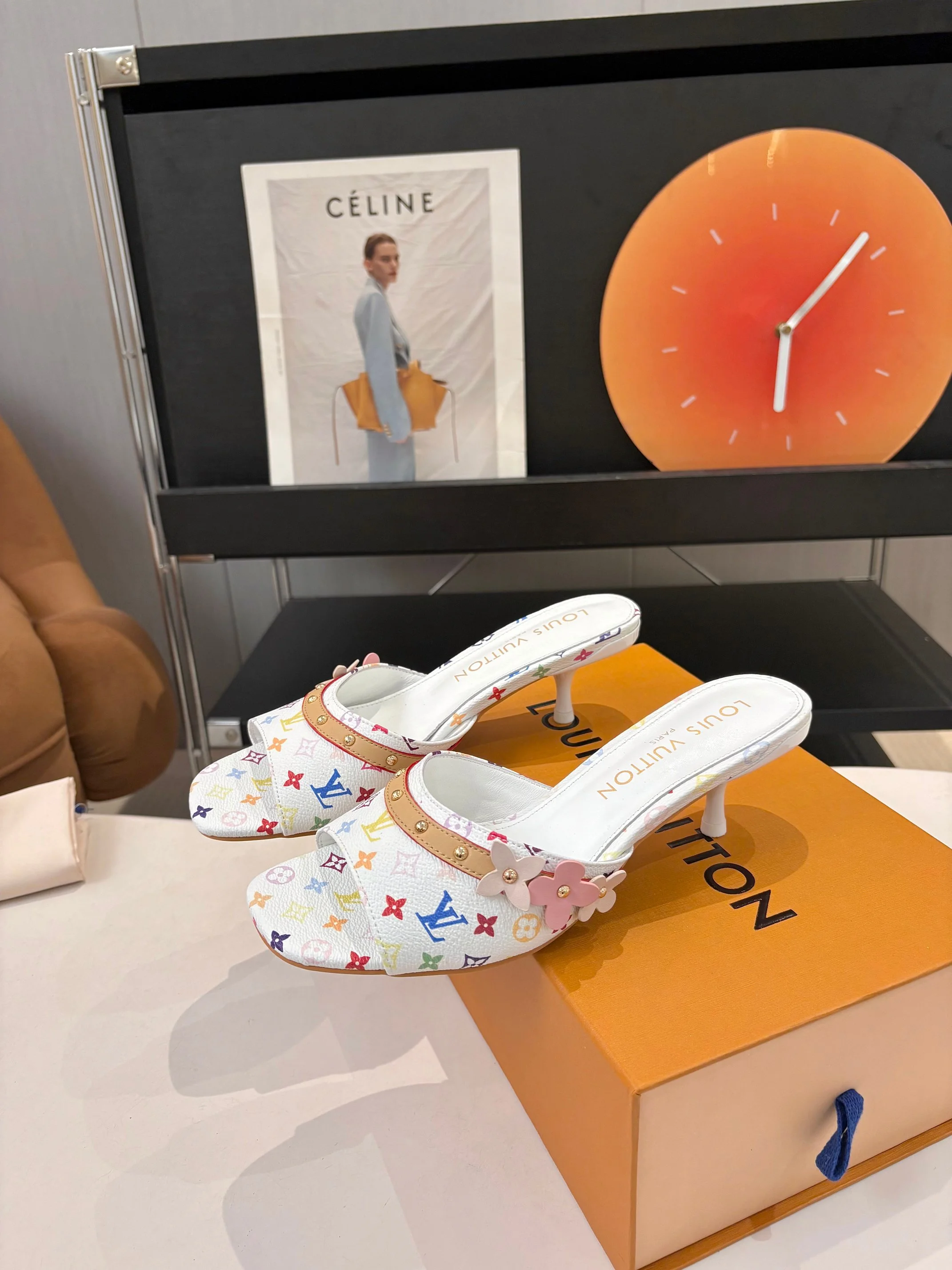 Louis Vuitton Slippers — 0b71b9e0