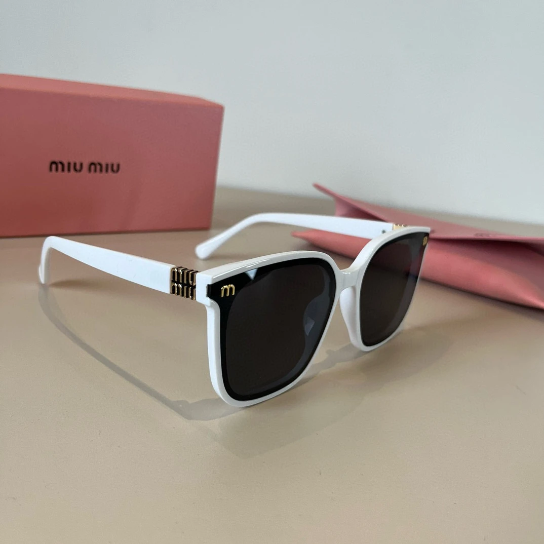 Miu Miu Eyewear — 6af4e158