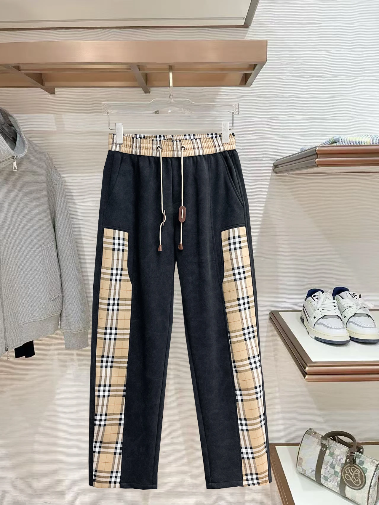 Burberry Trousers — aef8eb90
