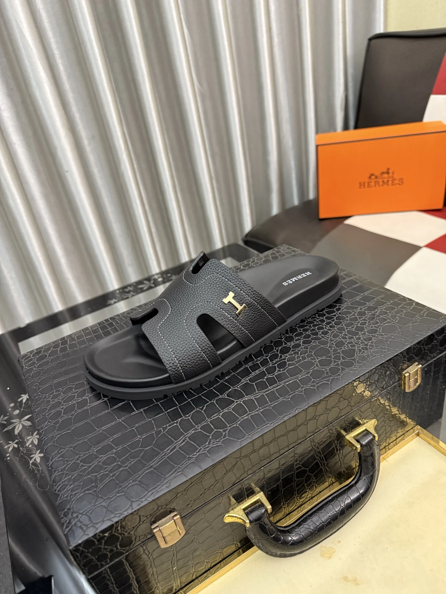 Hermès Slippers — 4770ba58