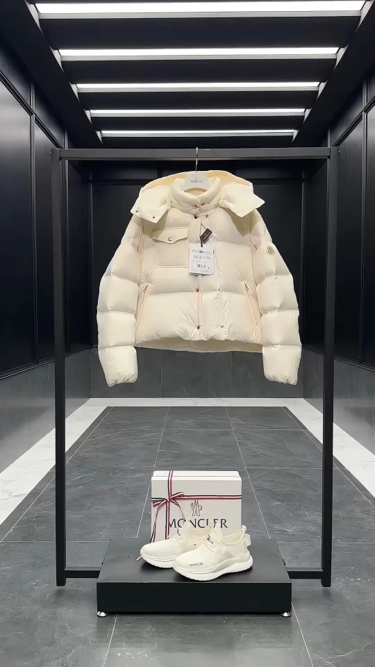 Moncler Down Jackets — 509e9b0c
