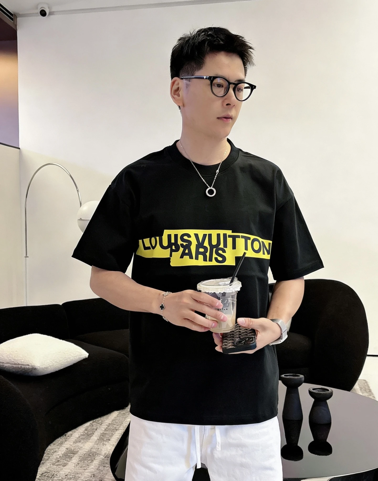Louis Vuitton T-Shirt — 5ae1dcfd