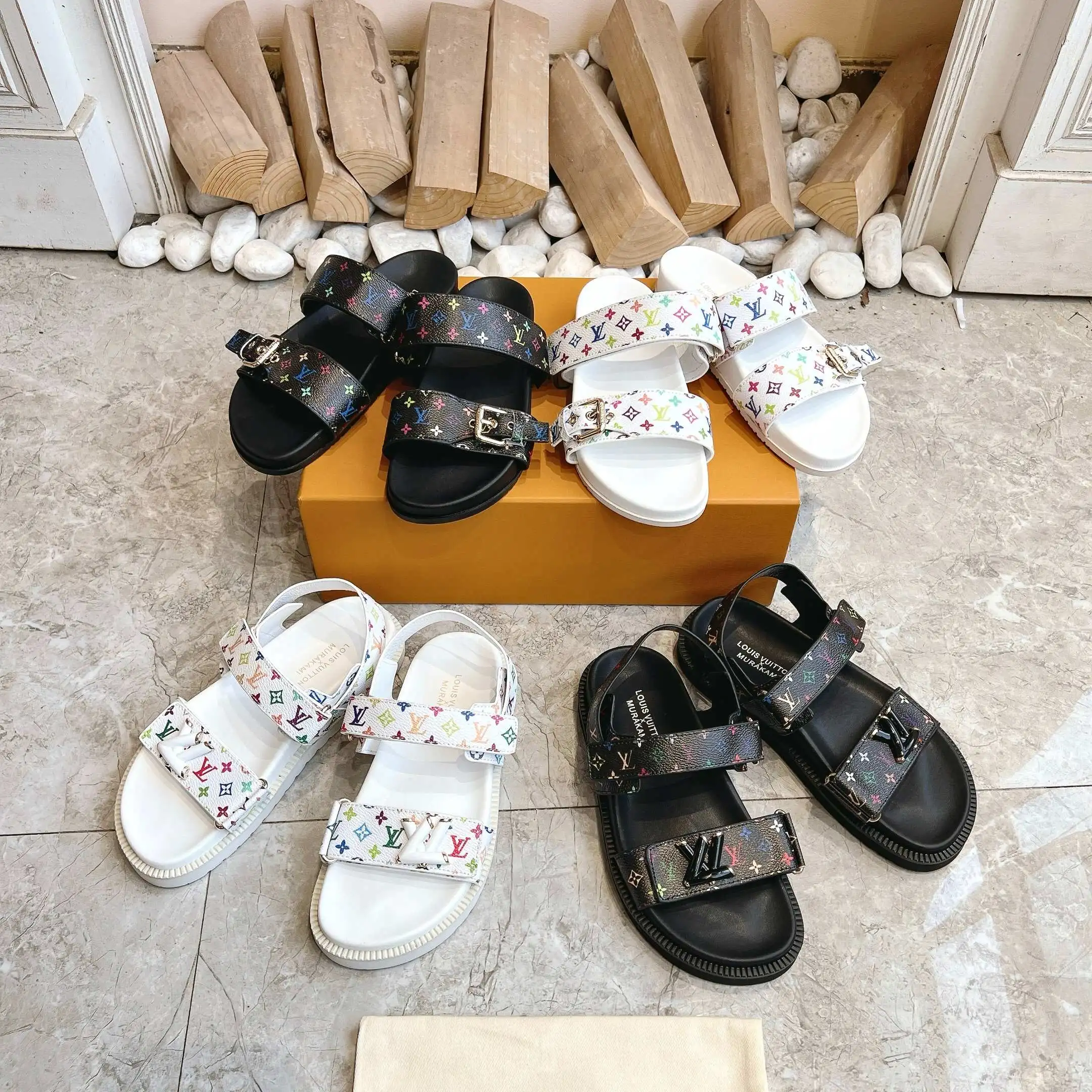 Louis Vuitton Slippers — 4c7b5313