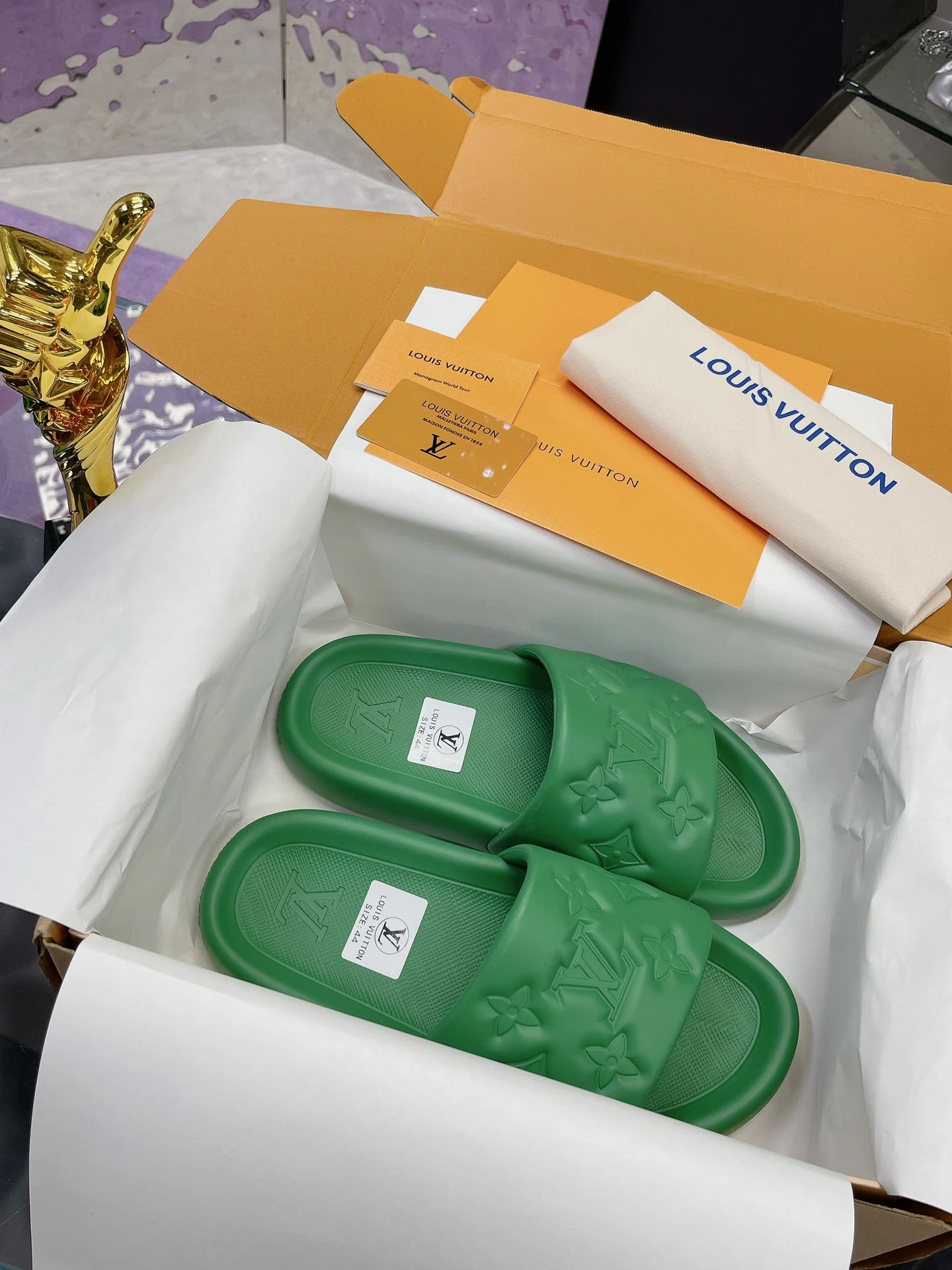 Louis Vuitton Slippers — f82ab6aa