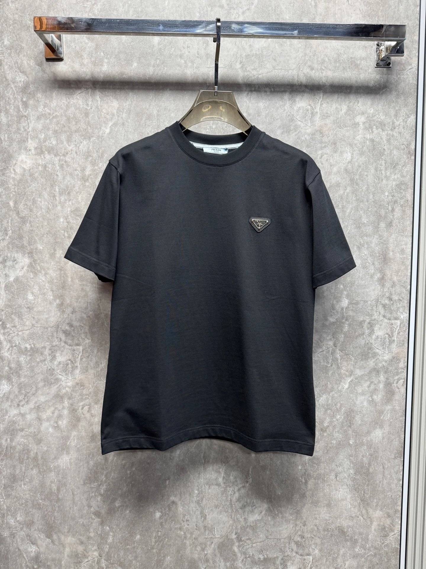 Prada T-Shirt — 090a5a79