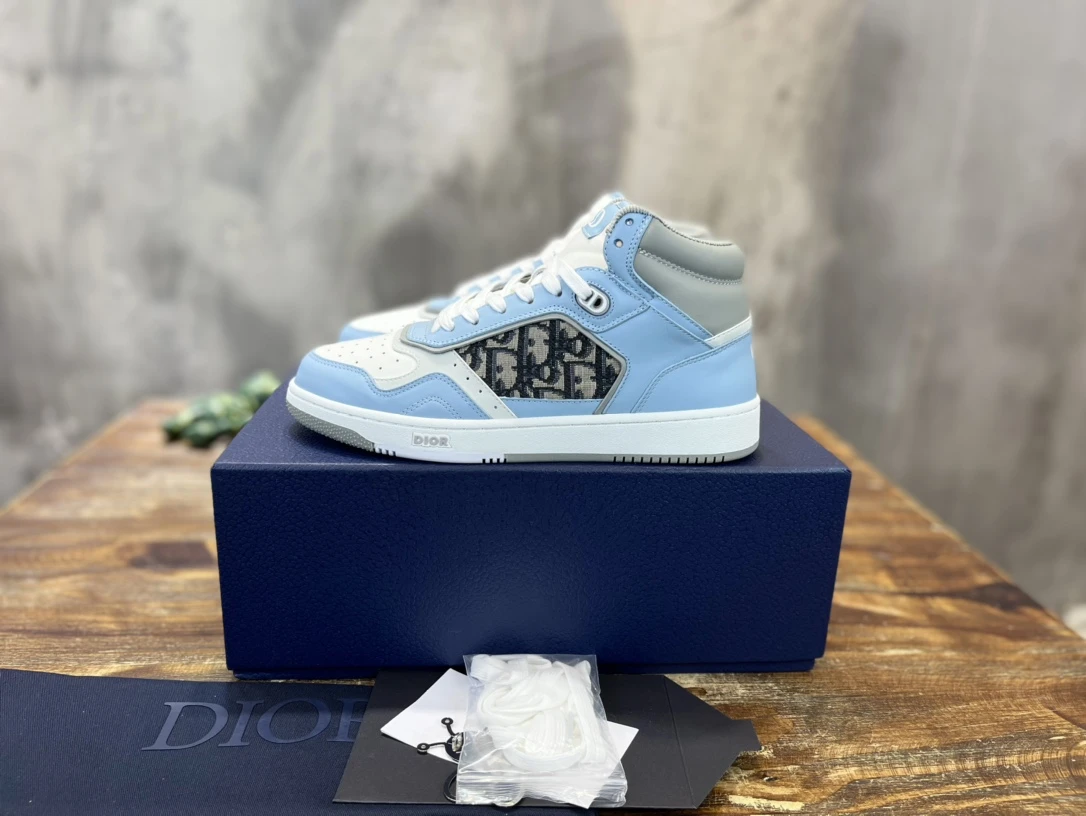 Dior Sneakers — 4eac7ca1