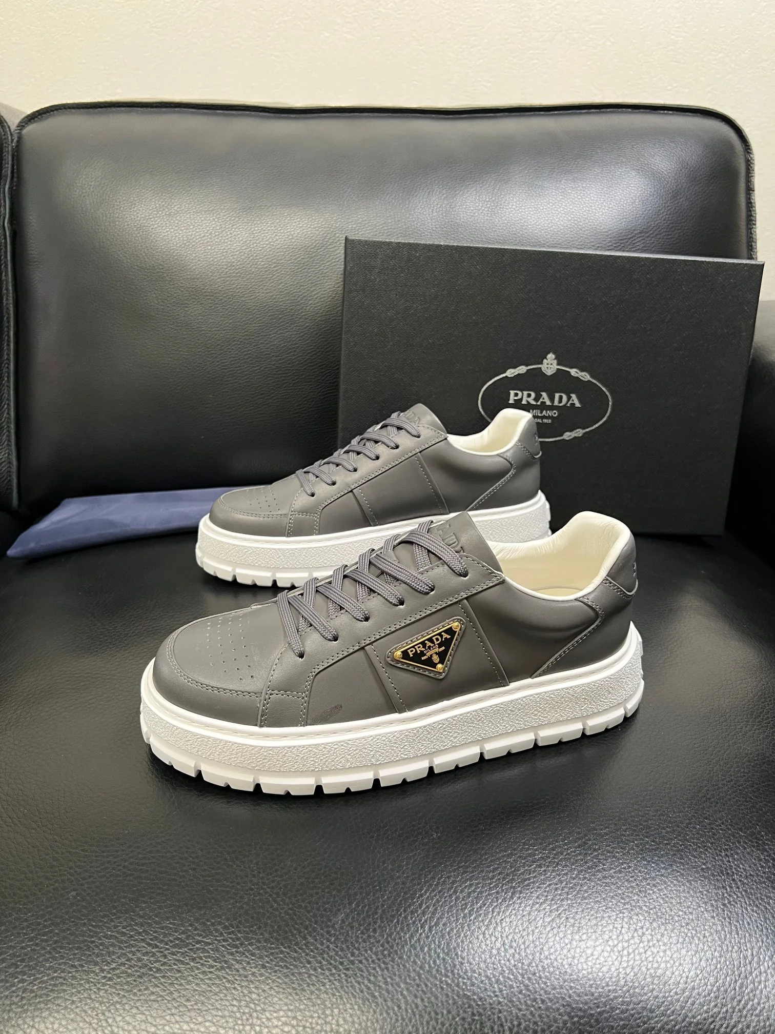 Prada Sneakers — 85f1607b
