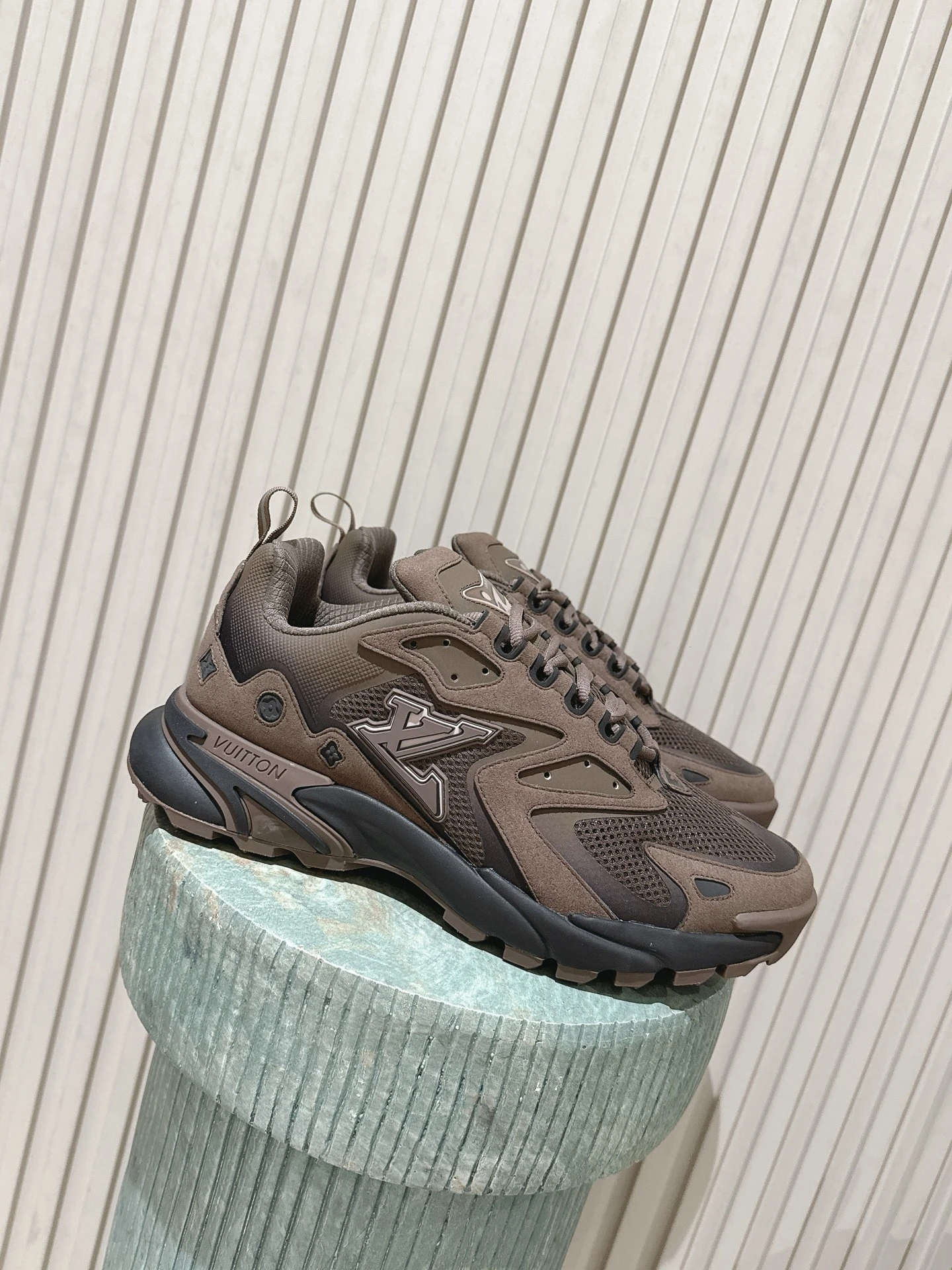 Louis Vuitton Sneakers — c70d77a6