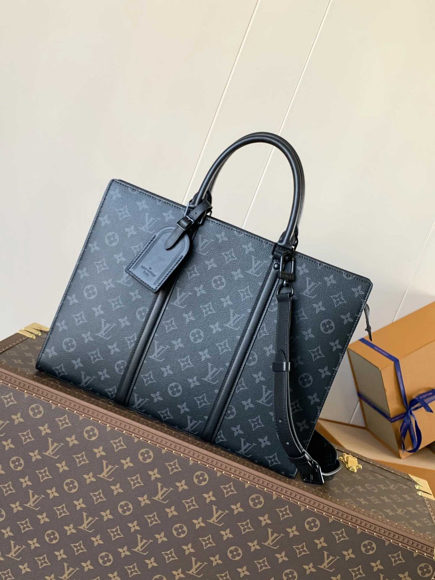 Louis Vuitton Briefcases — d90b25f8