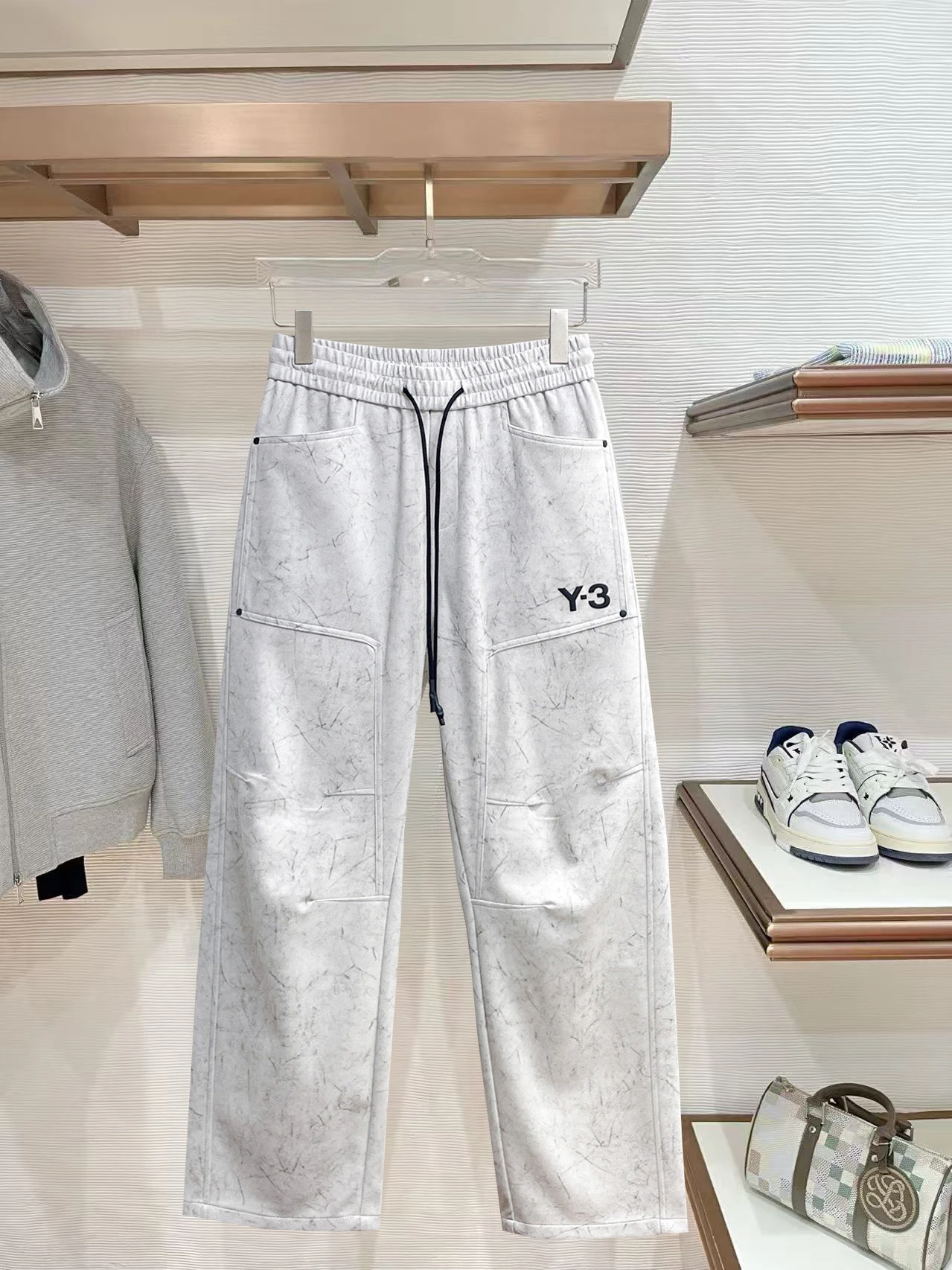 Trousers — e9ab5920