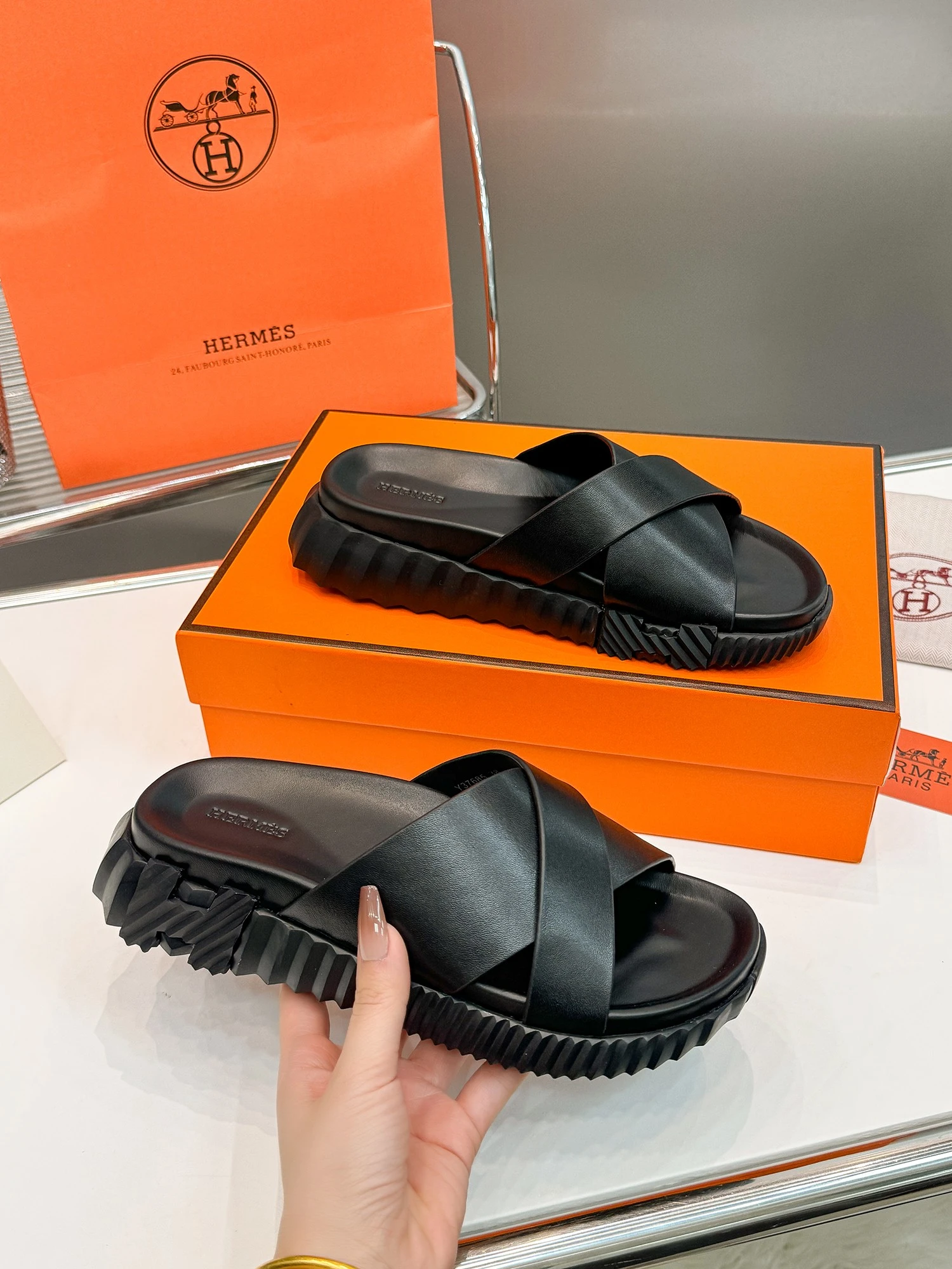 Hermès Slippers — 6ae2e0c5
