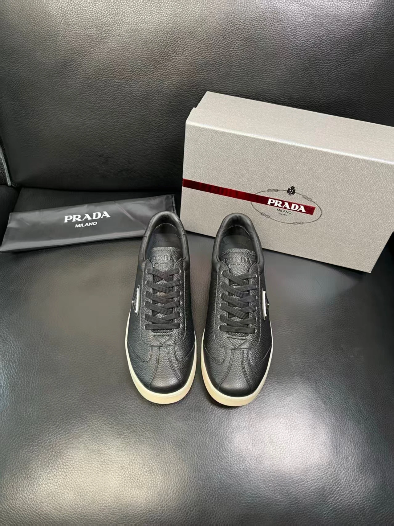 Prada Sneakers — 98120f83