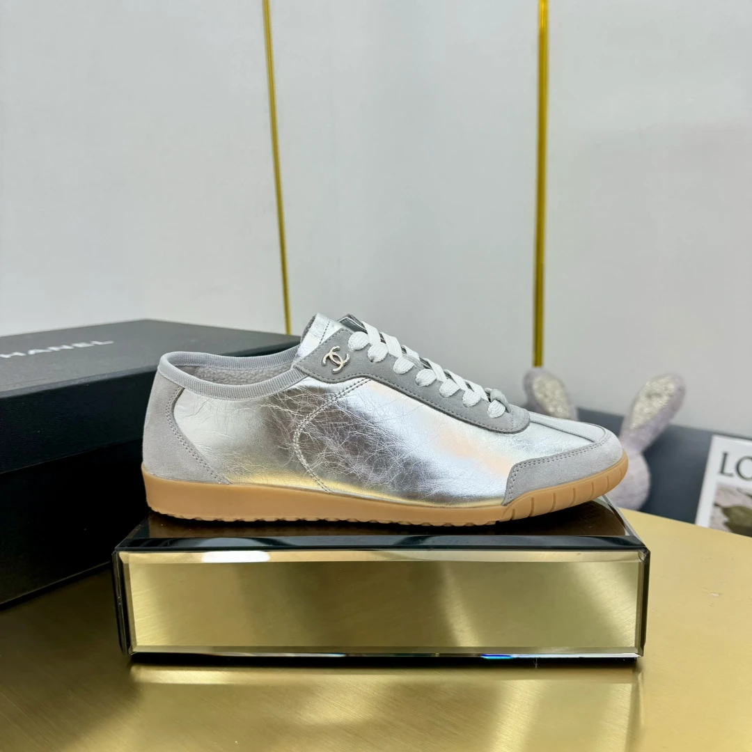 Chanel Sneakers — 32314091