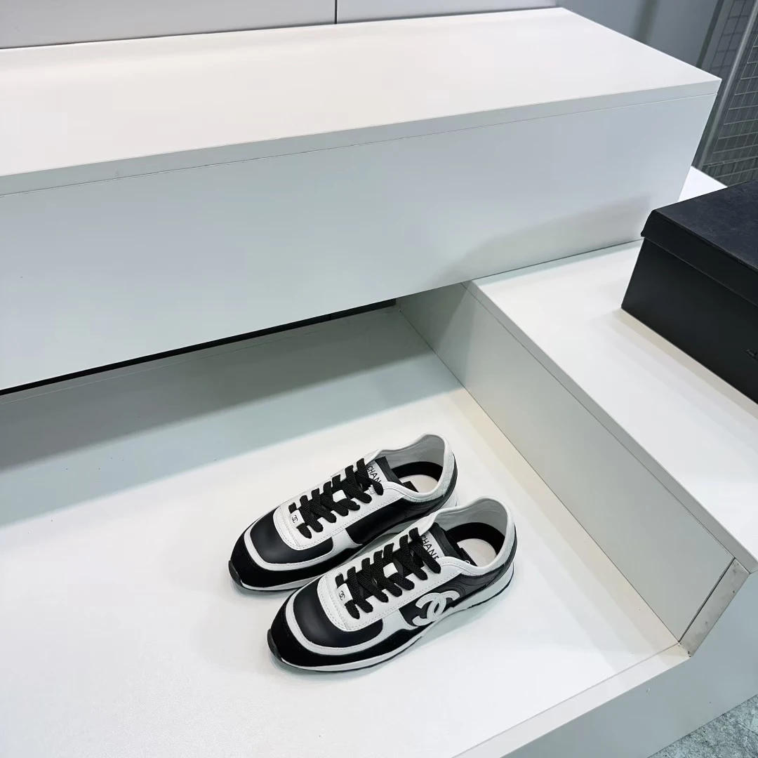 Chanel Sneakers — e78fac72