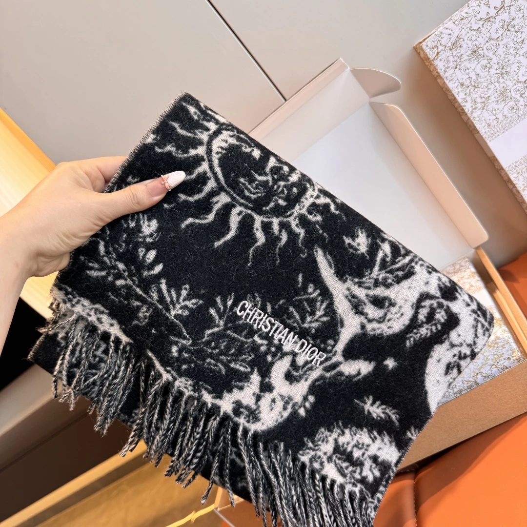 Dior Scarves — 1fbd47b4