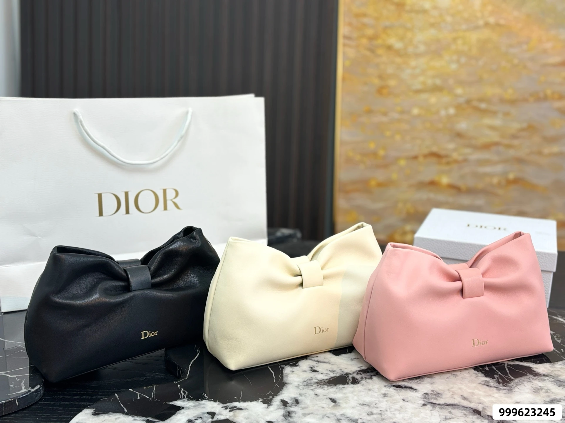 Dior Bag — b2248097