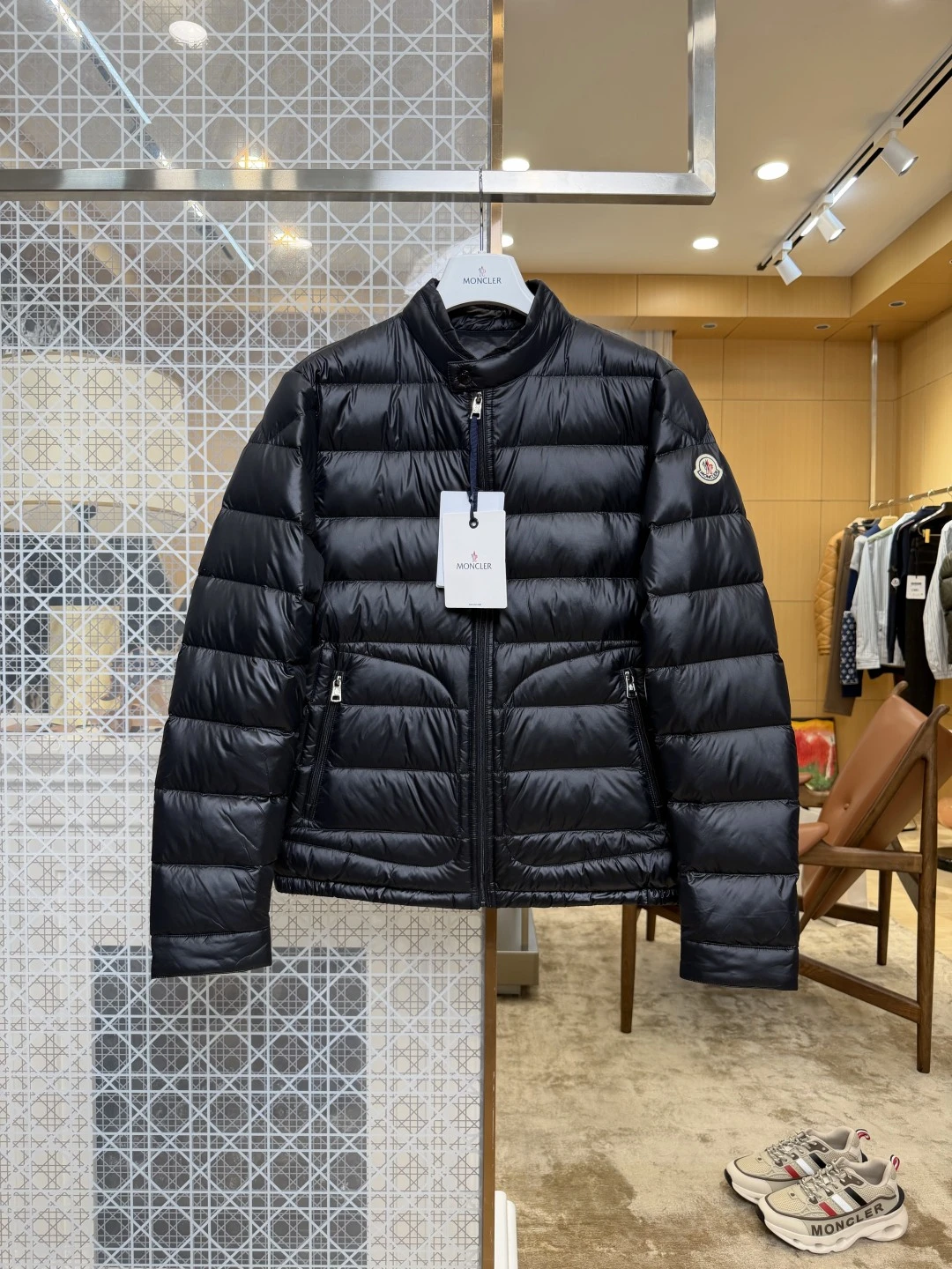 Moncler Down Jacket — 1043c1fa