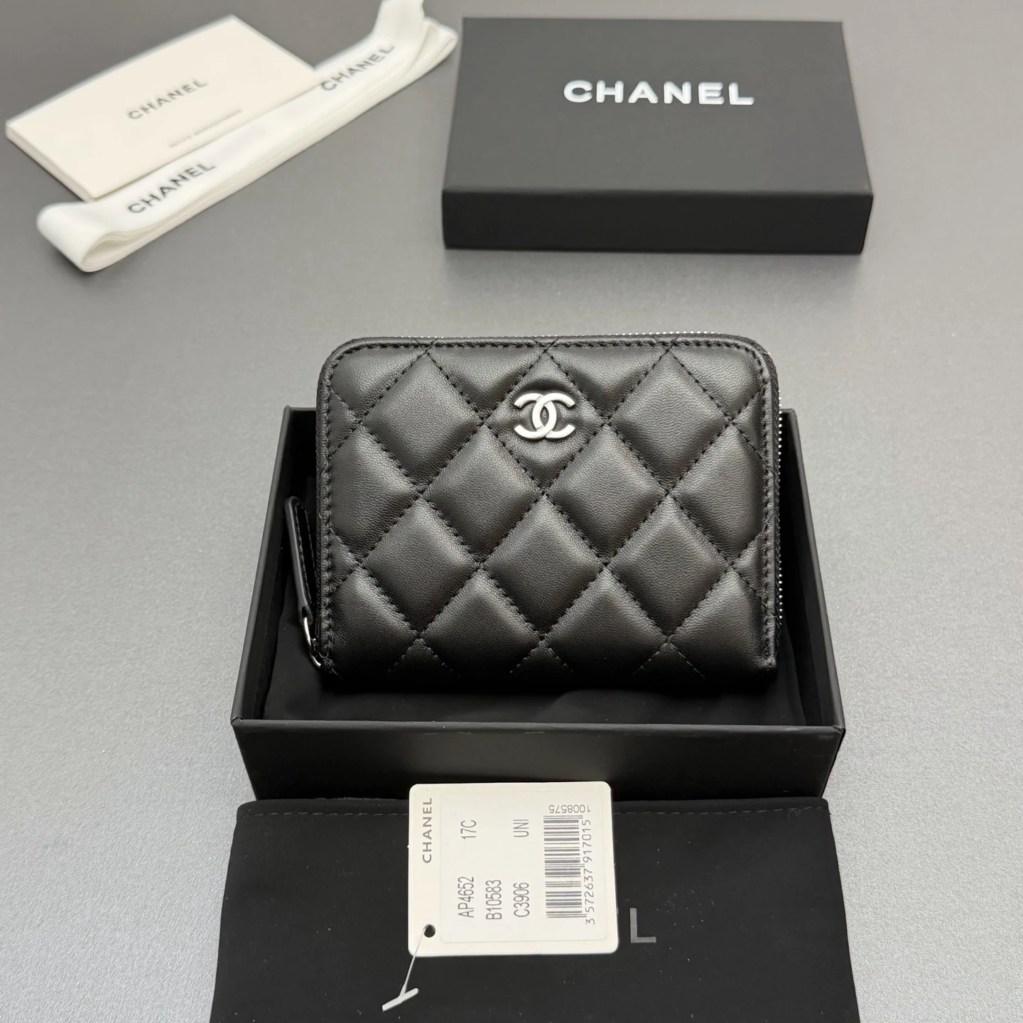 Wallets — 6d6dc677
