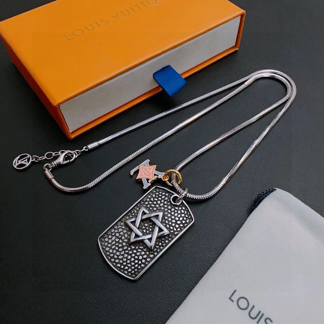 Louis Vuitton Necklaces — 4fe65764