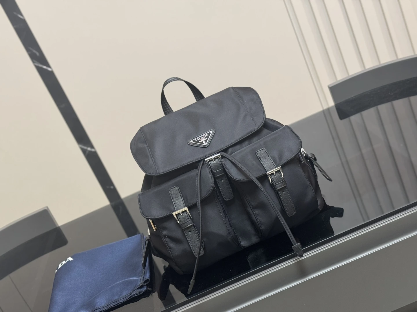 Prada Bag — b6552570