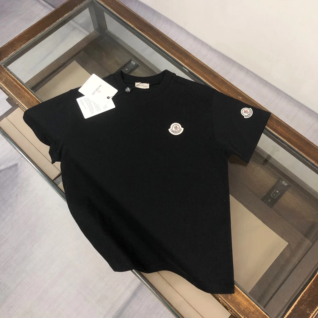 Moncler T-Shirt — e1d404b7