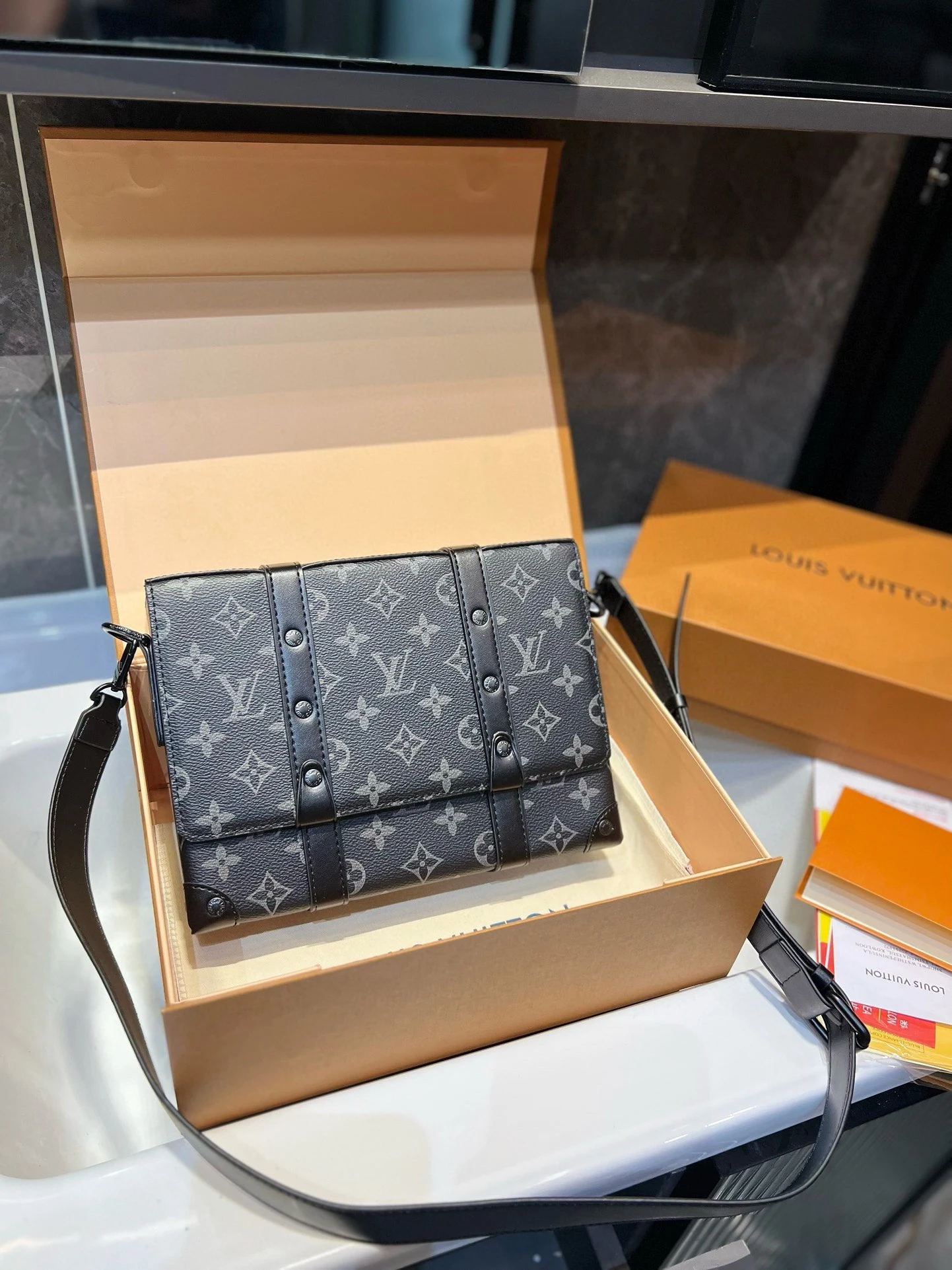 Louis Vuitton Bag — 5431165b
