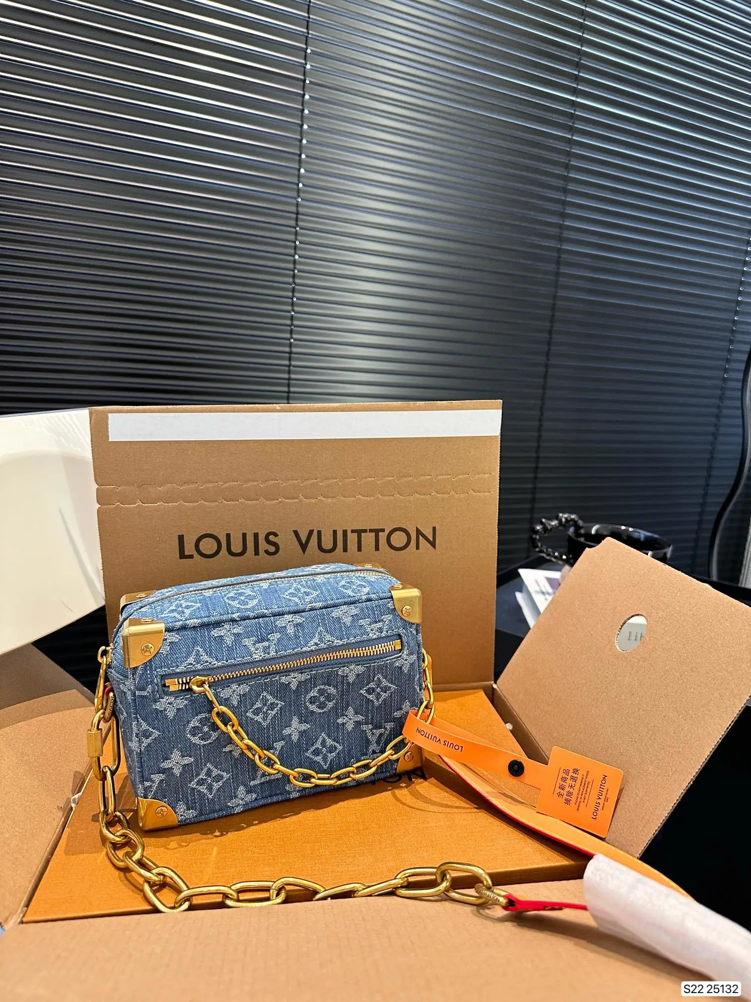 Louis Vuitton Bag — f3917f2a