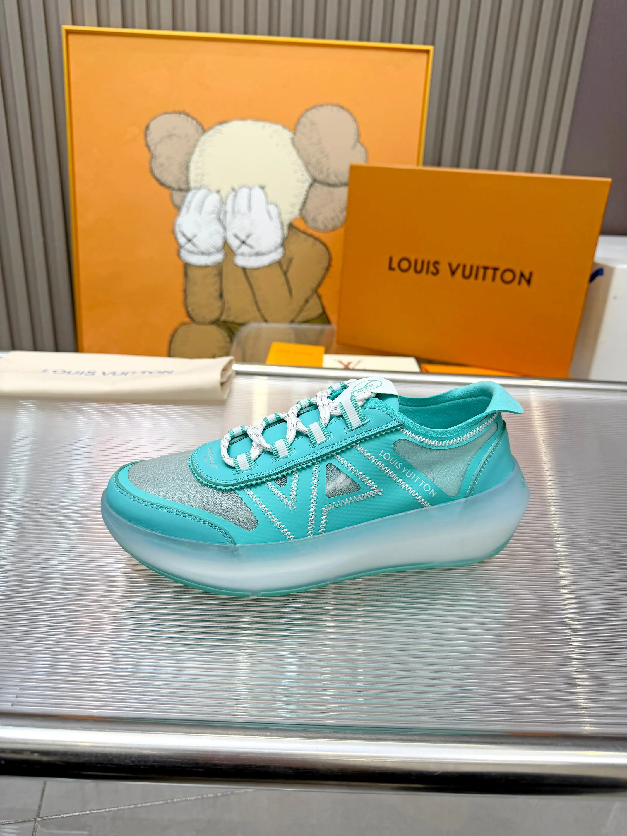 Louis Vuitton Sneakers — d73a8932