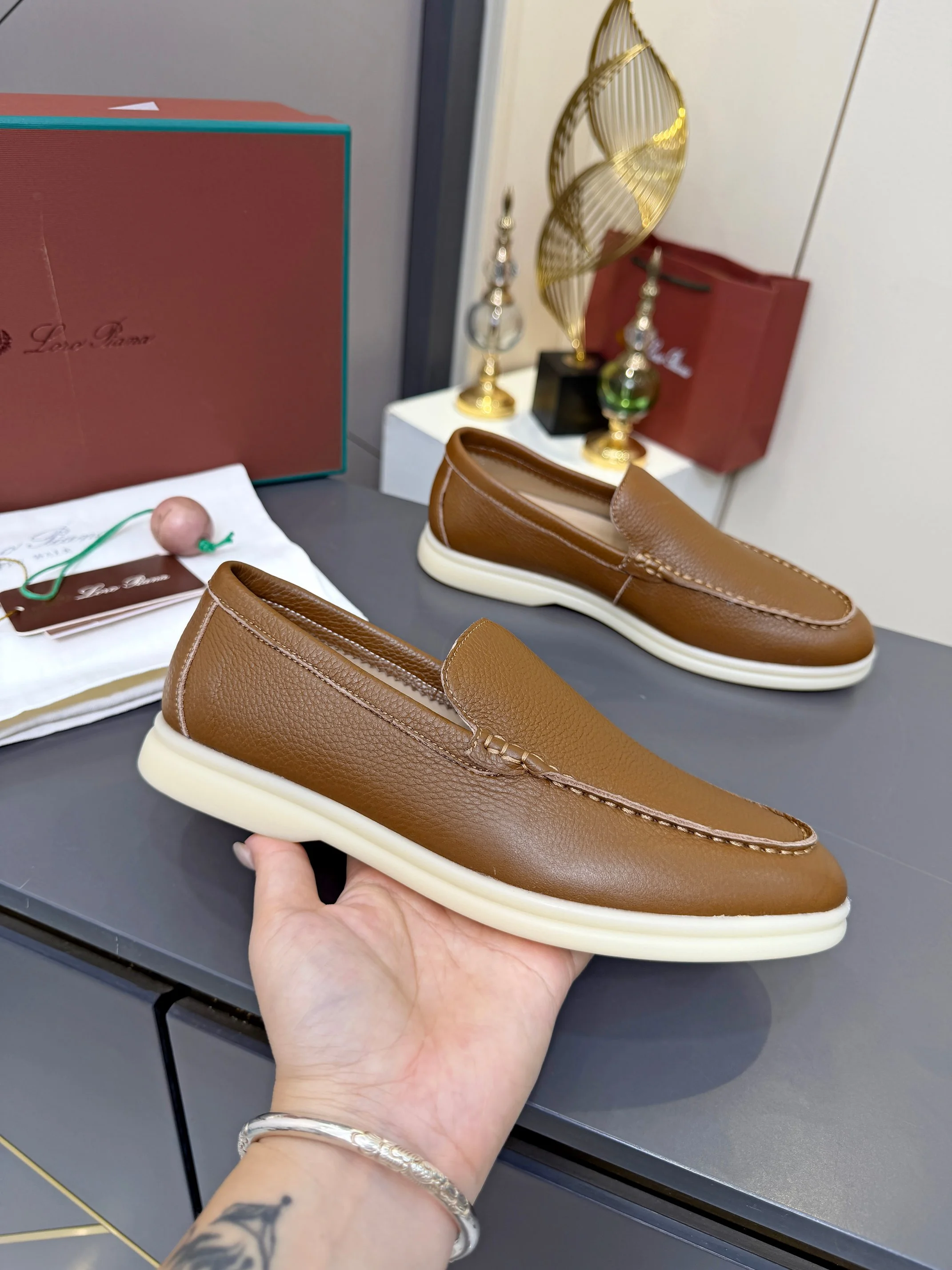 Loro Piana Sneakers — e8252272