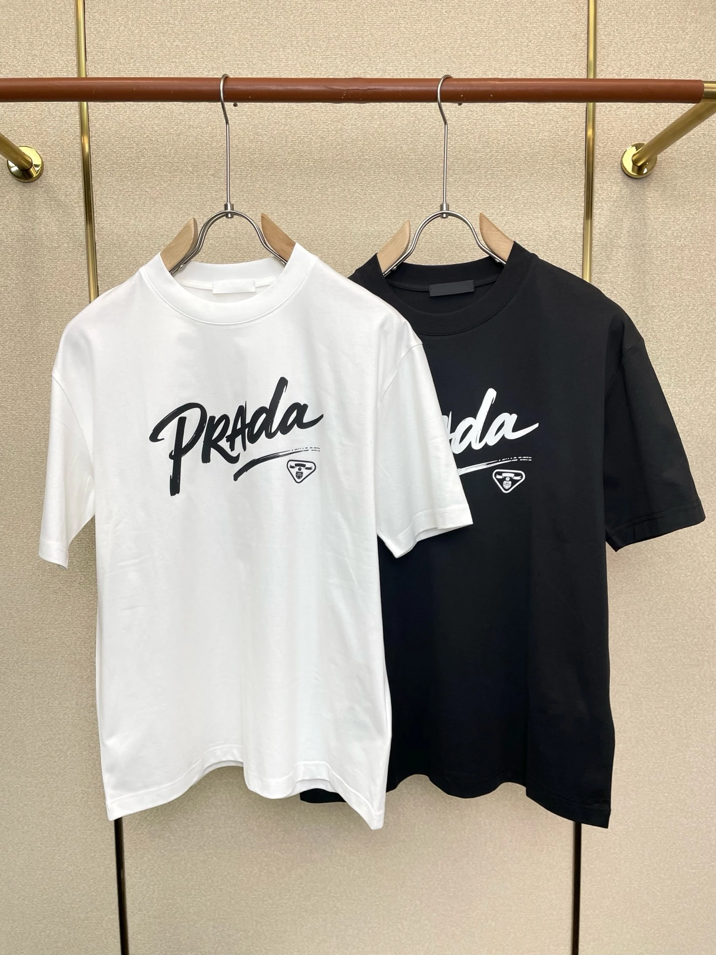 Prada T-Shirt — 2c9056c3