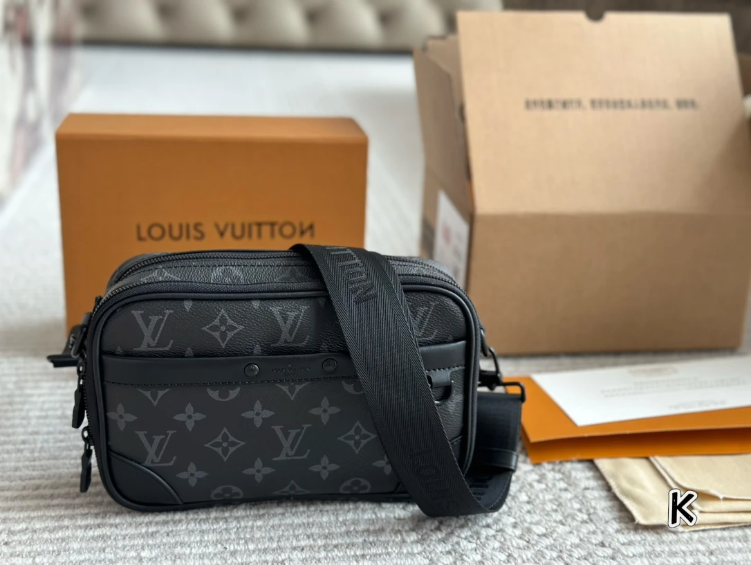 Louis Vuitton Bag — 8864a01c