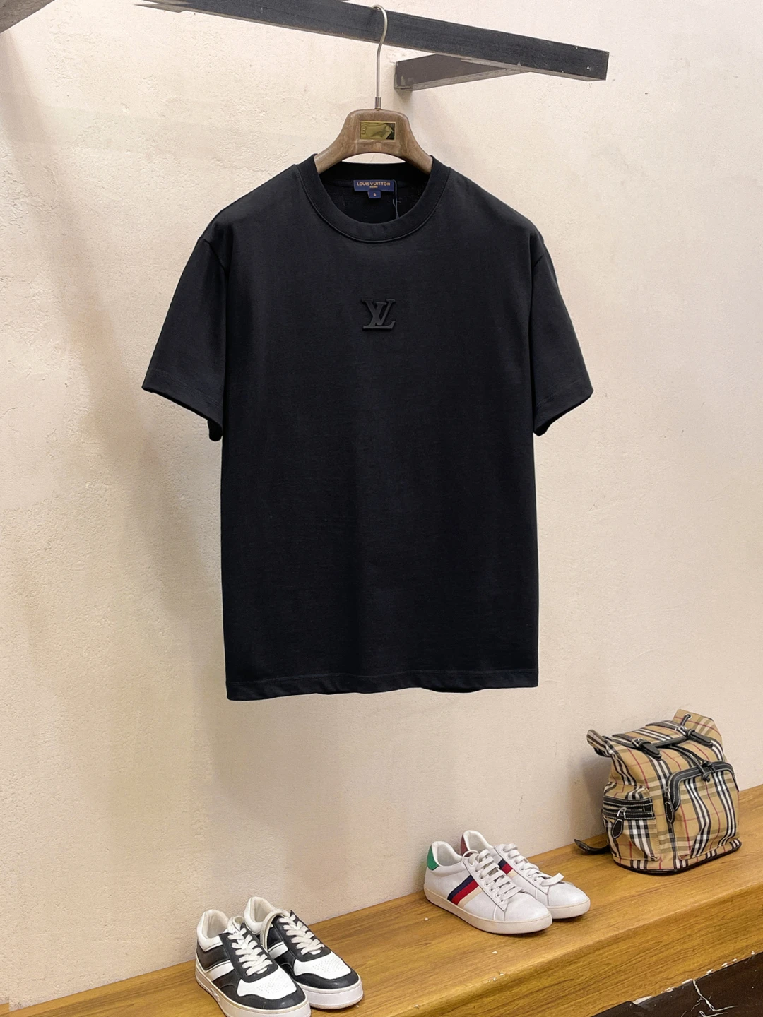 Louis Vuitton T-Shirt — 0340230d