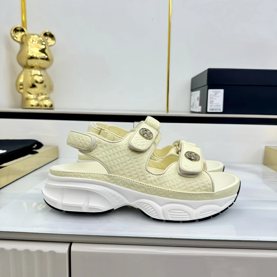 Chanel Slippers — 85ba275f