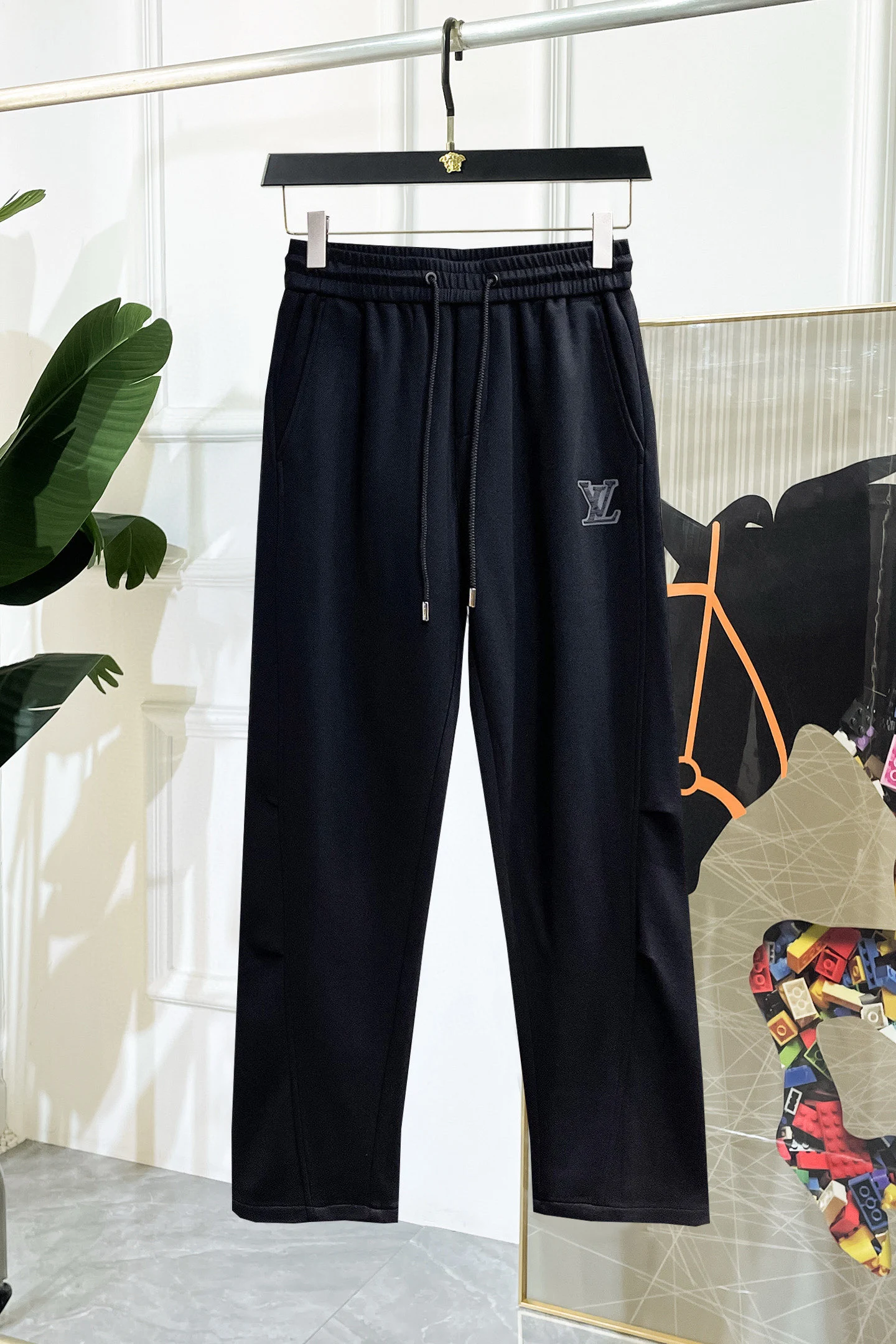 Louis Vuitton Trousers — 4b69f384