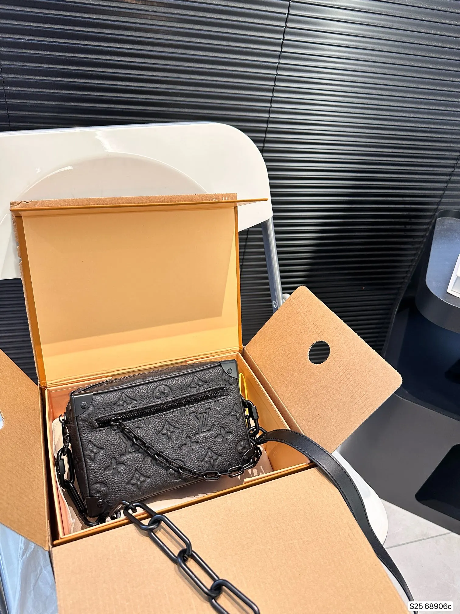 Louis Vuitton Bag — 0ad1acee