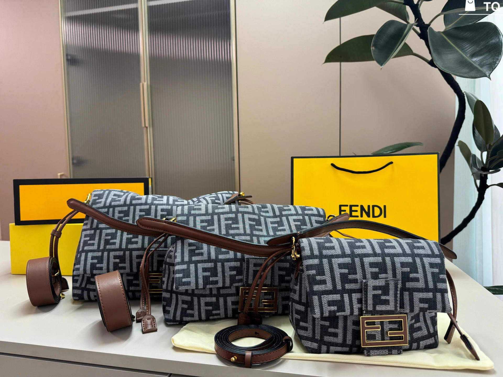 Fendi Bag — a3b3f1ff