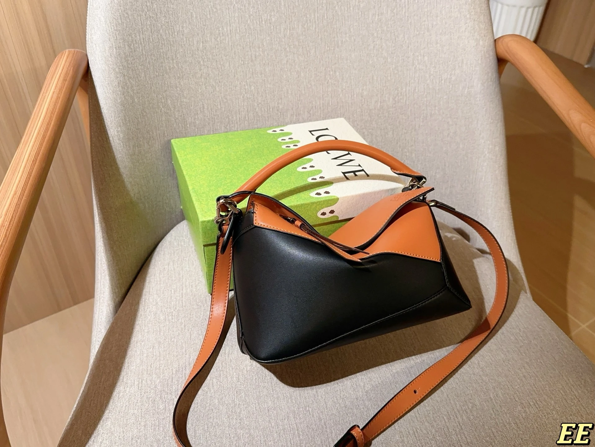 Loewe Bag — b02ea99f