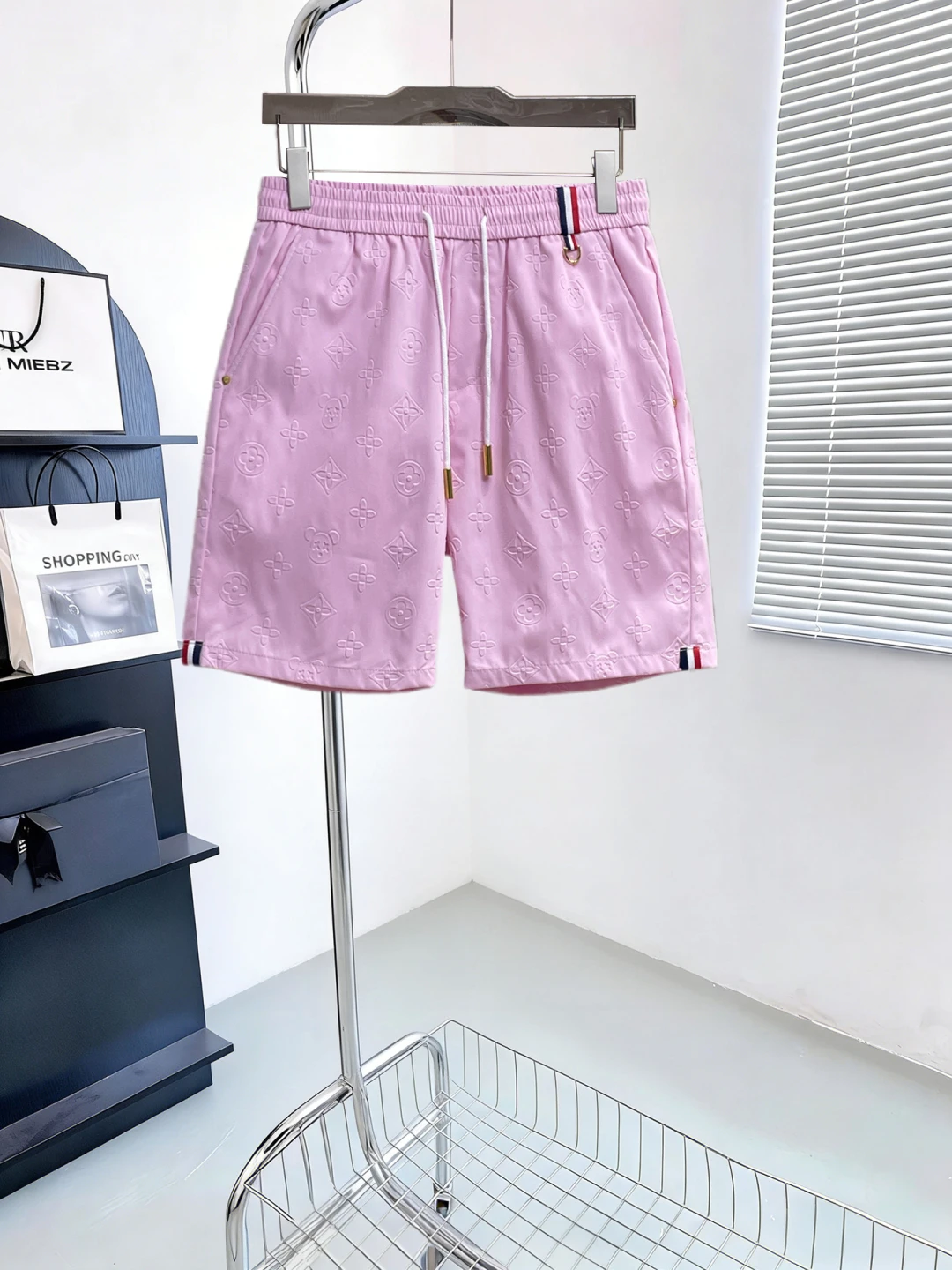 Louis Vuitton Shorts — 2a11006c