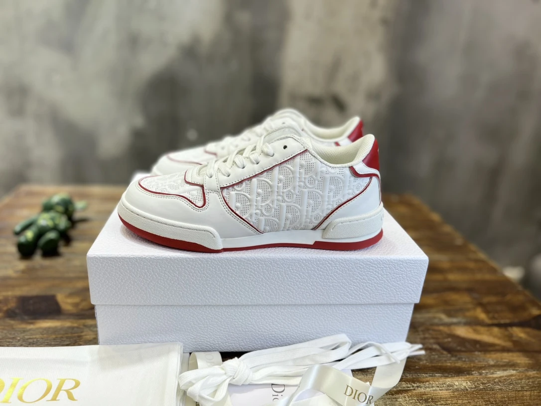 Dior Sneakers — ef48b34b