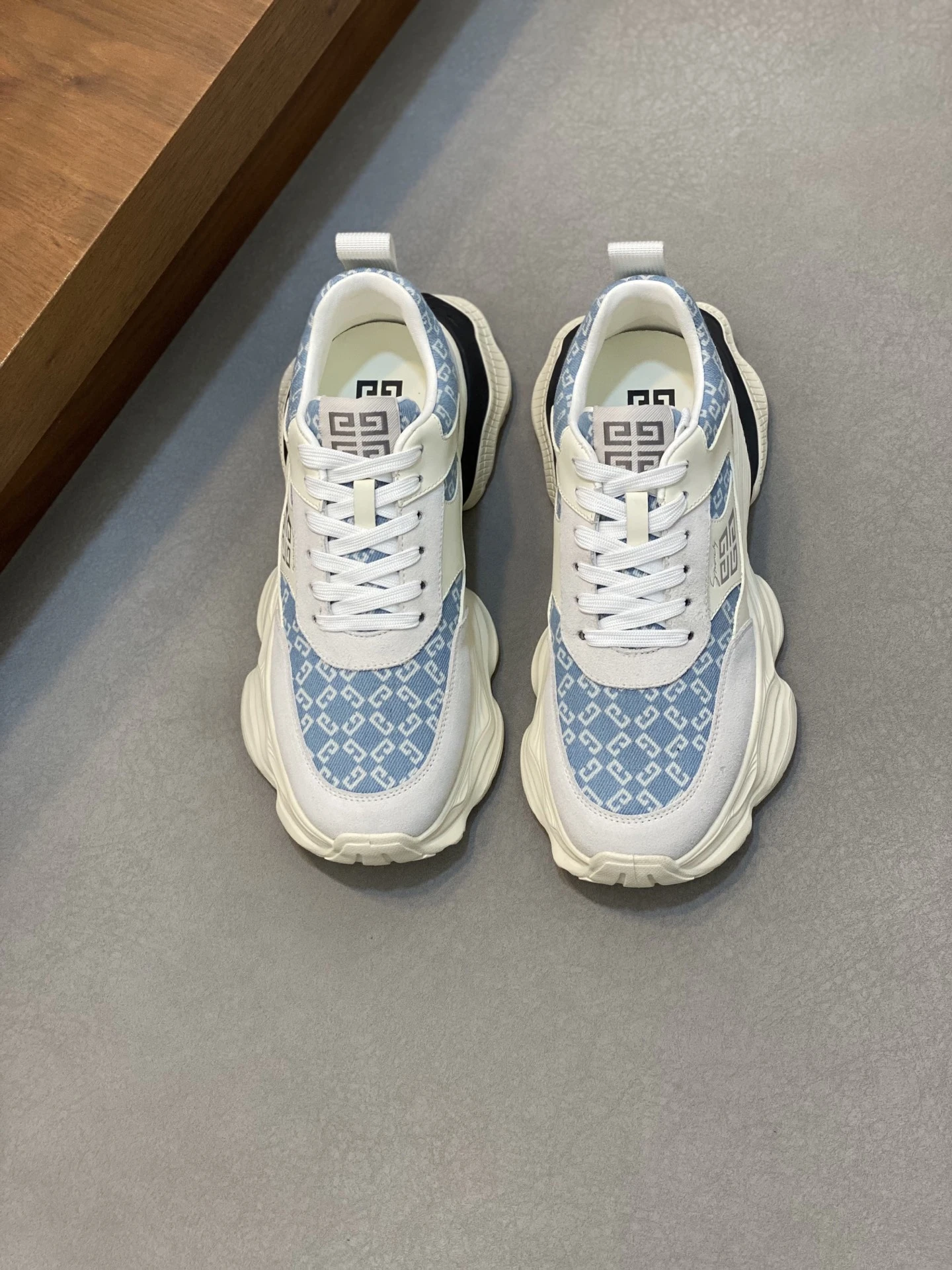 Givenchy Sneakers — f5c972be