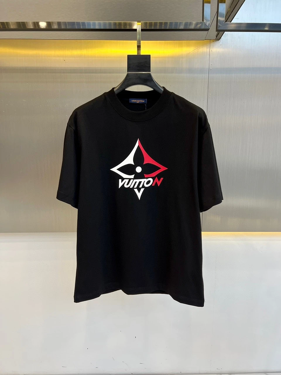 Louis Vuitton T-Shirt — 1d0f5fc6