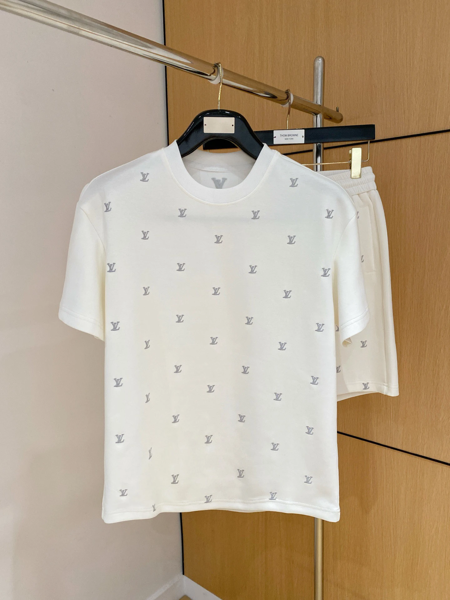 Louis Vuitton T-Shirt — f292d1c2