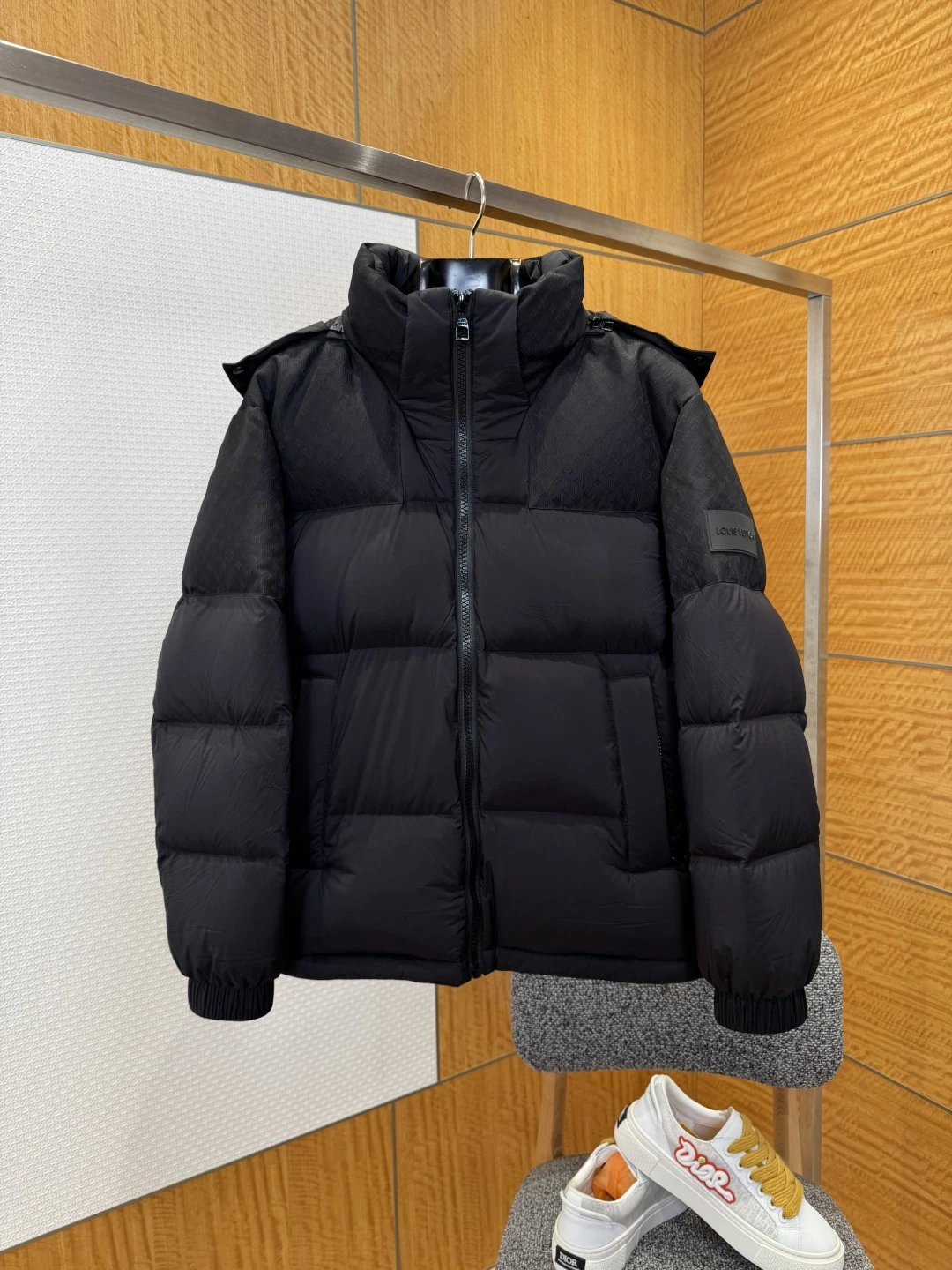 Louis Vuitton Down Jacket — 3300e815