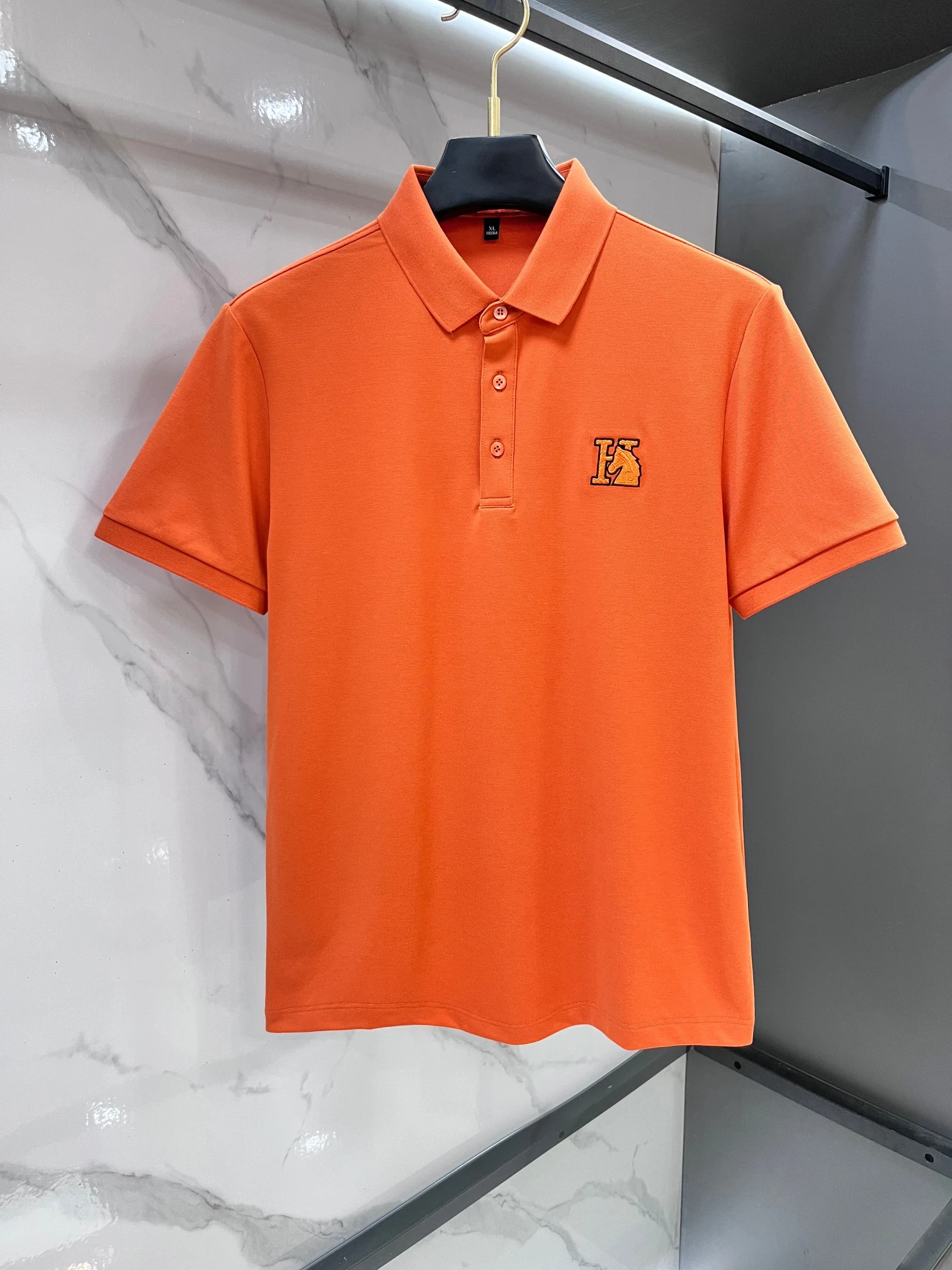Hermès T-Shirt — d8fbbcb9