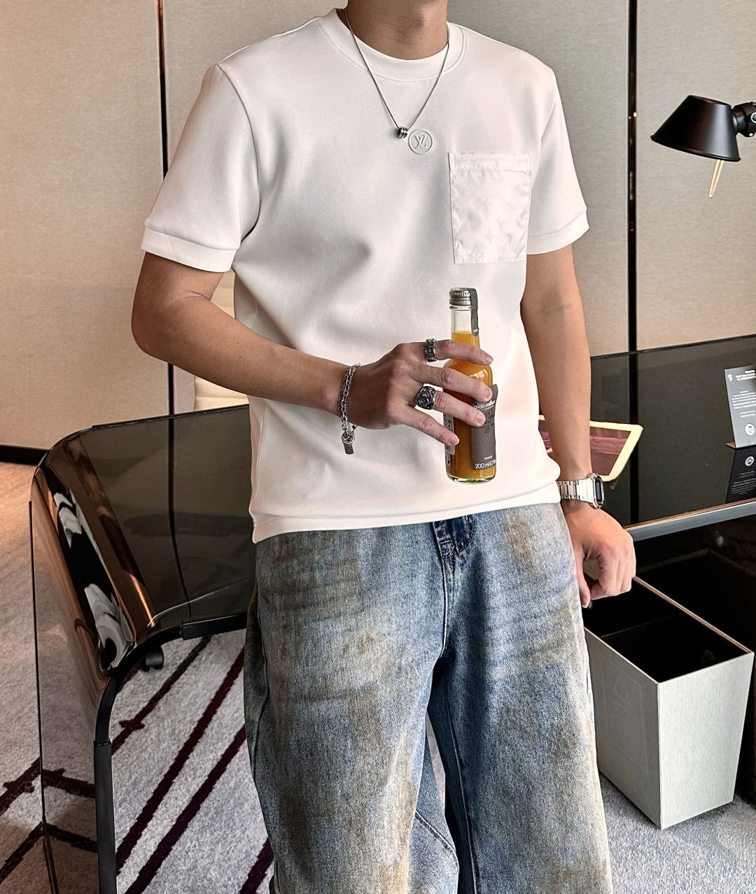 Louis Vuitton T-Shirt — 0b8df9f2