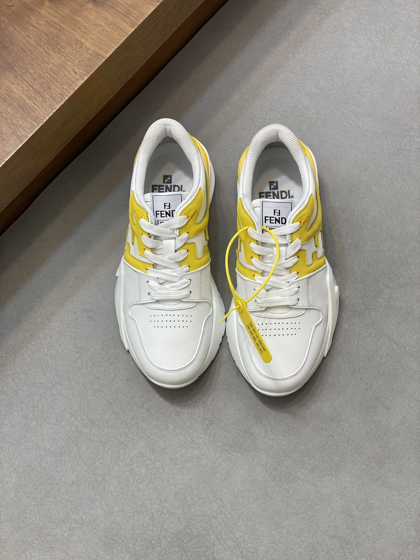 Fendi Sneakers — df529b59