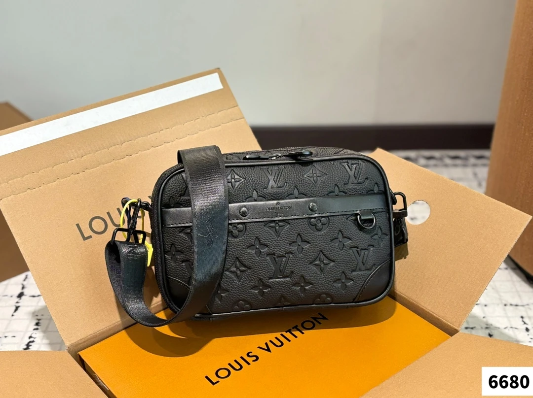 Louis Vuitton Bag — e22c5276