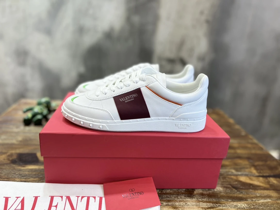 Valentino Sneakers — 27ddbb79