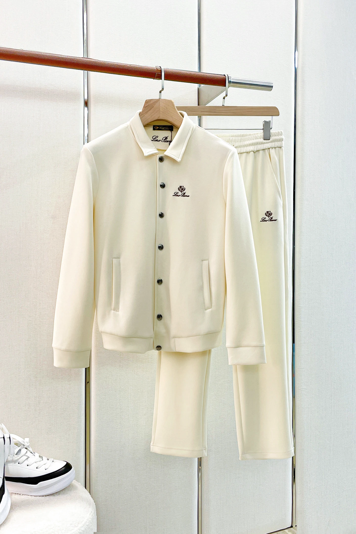 Loro Piana Clothing — afed1e42